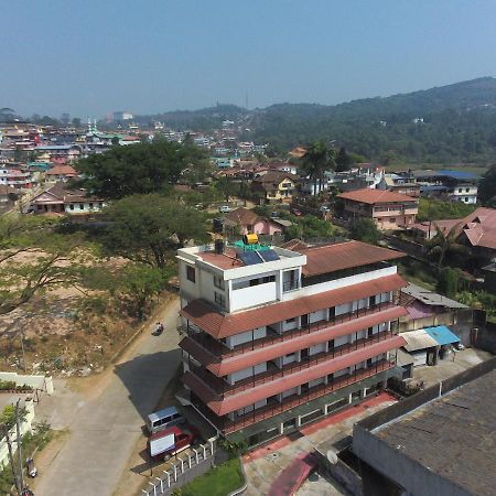 Daswal B&B Hotel 马迪凯里 外观 照片