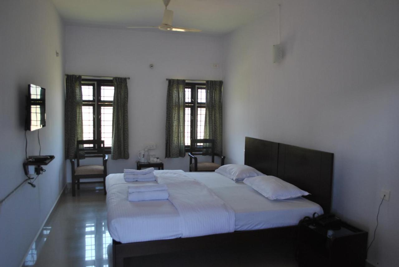 Daswal B&B Hotel 马迪凯里 外观 照片
