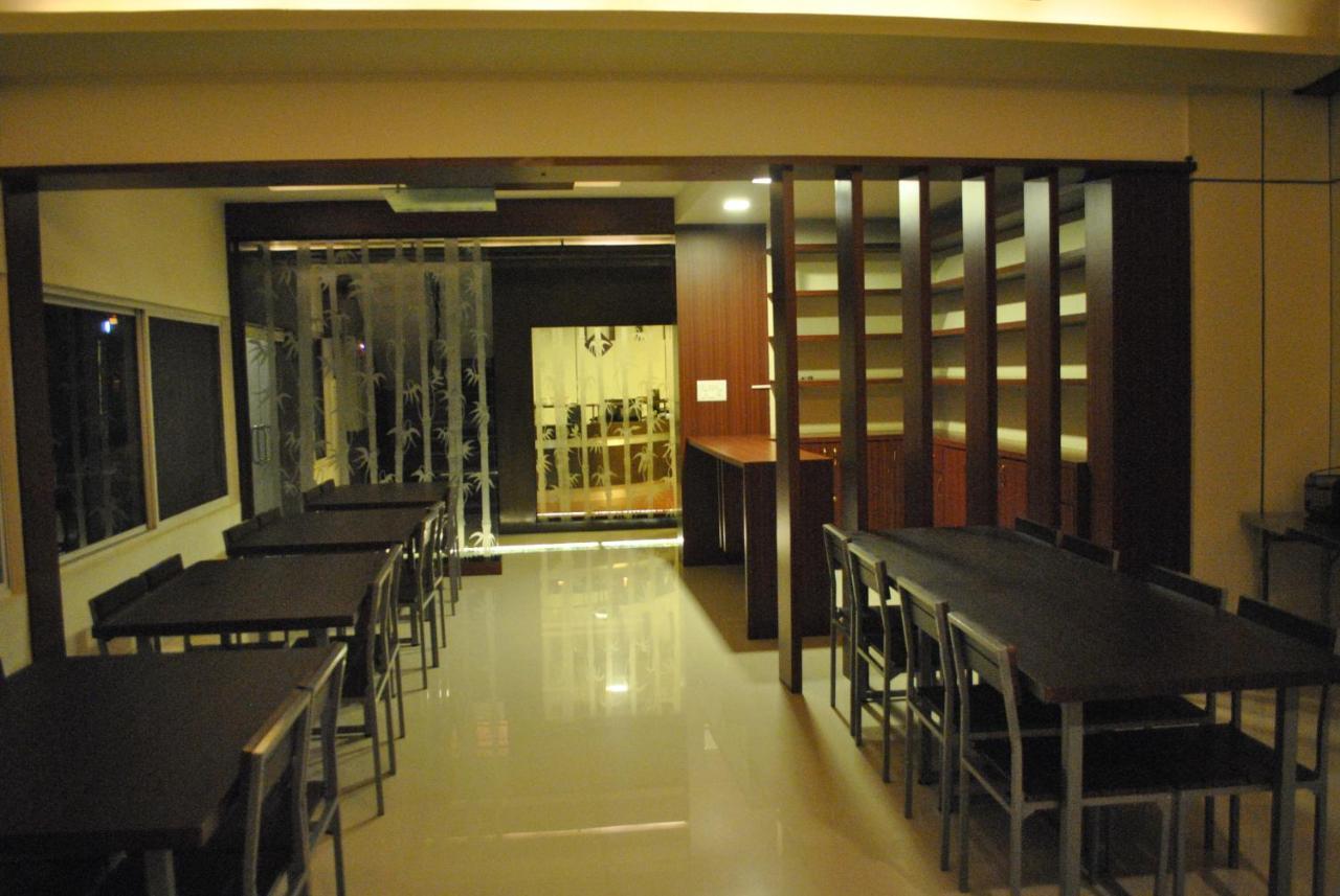 Daswal B&B Hotel 马迪凯里 外观 照片